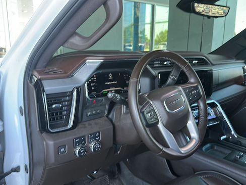 Used 2024 GMC Sierra 2500 Denali w/ Denali Reserve Package AWD/4WD image 4