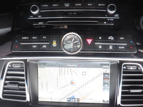 Used 2016 Kia K900 Luxury image 48