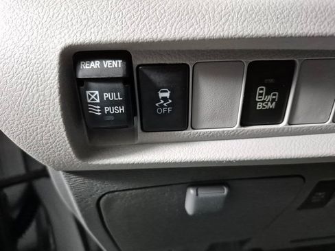 Used 2017 Toyota Sienna XLE image 20