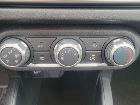 Used 2023 Nissan Versa SV image 21