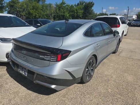Used 2025 Hyundai Sonata SEL FWD image 9