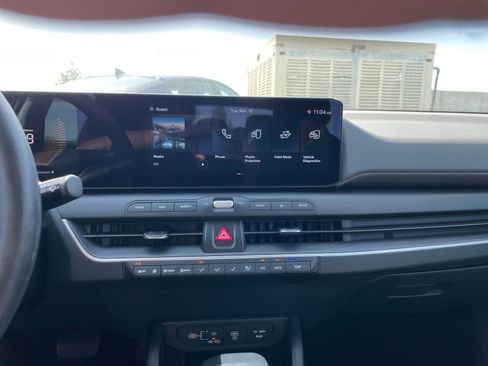 Used 2025 Kia K4 LXS image 17