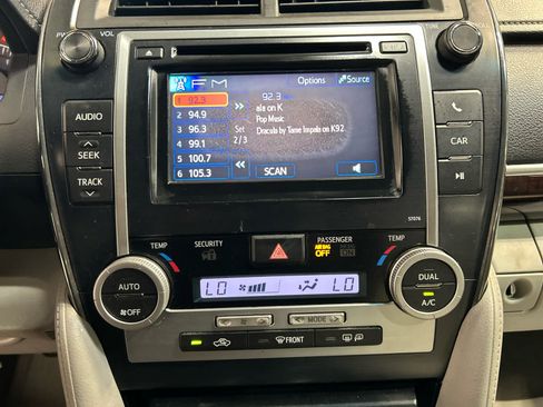 Used 2013 Toyota Camry XLE FWD image 5