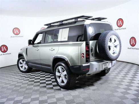 Used 2022 Land Rover Defender 110 SE image 6