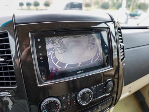 Used 2016 Mercedes-Benz Sprinter 2500 image 8