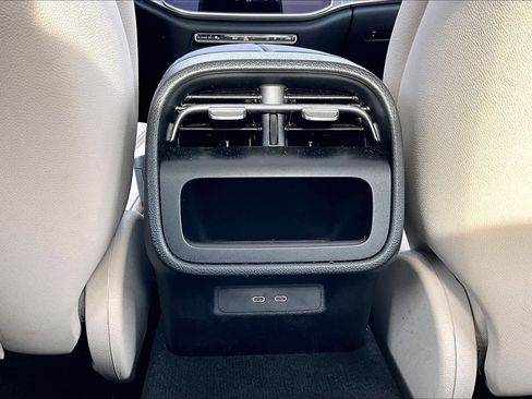 Certified 2025 Mercedes-Benz E 350 4MATIC Sedan w/ Winter Package image 33