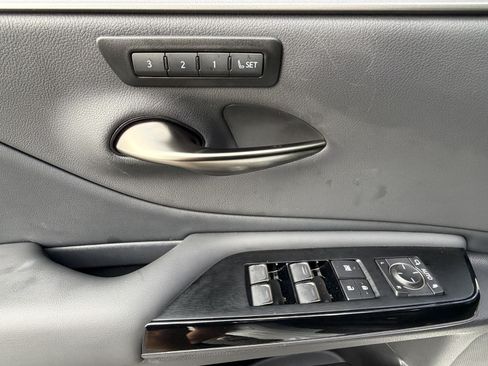 Used 2025 Lexus ES 350 w/ Premium Package FWD image 14