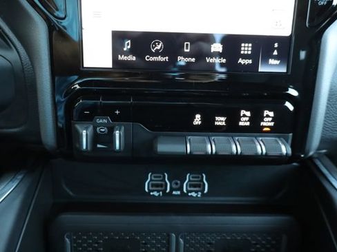 Used 2026 RAM 3500 Big Horn AWD/4WD image 30