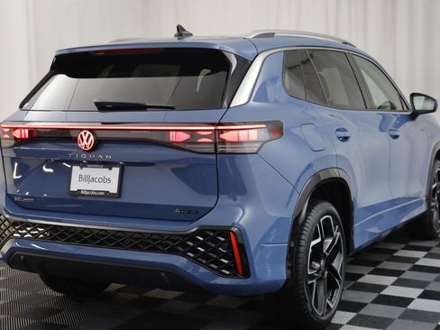 New 2026 Volkswagen Tiguan SEL R-Line image 19