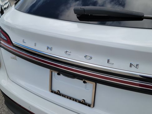 Certified 2023 Lincoln Nautilus FWD image 5