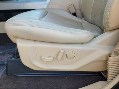 Used 2019 Ford F150 Lariat image 19