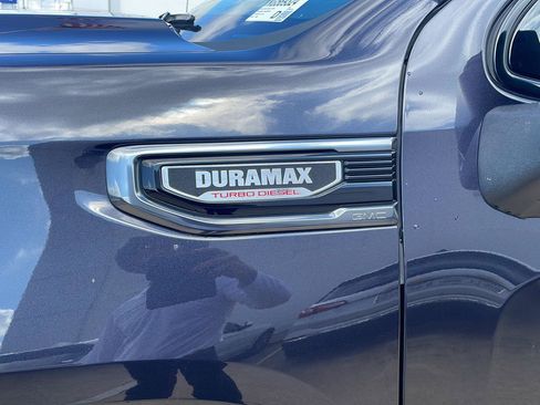 Used 2022 GMC Sierra 1500 AT4 w/ Technology Package AWD/4WD image 3