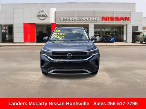 Used 2024 Volkswagen Taos SE AWD/4WD image 11