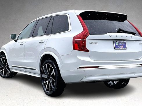 Used 2024 Volvo XC90 B6 Plus image 4