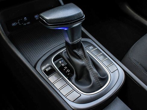 Used 2025 Hyundai Kona SEL image 23