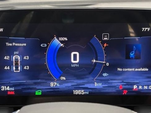 New 2025 Chevrolet Equinox EV LT FWD image 34