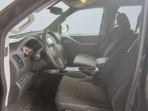 Used 2017 Nissan Frontier PRO-4X image 10