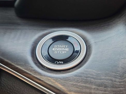 Used 2023 Jeep Grand Cherokee Overland w/ Luxury Tech Group IV AWD/4WD image 25