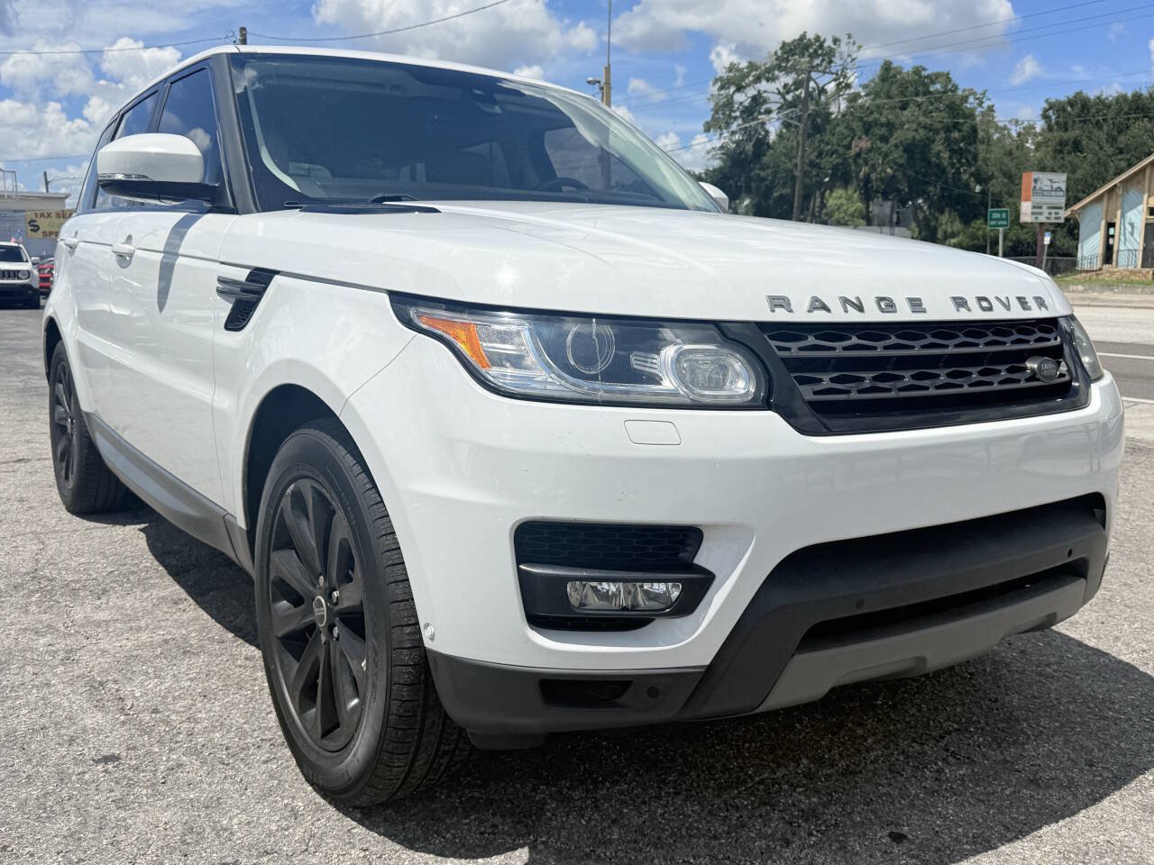 Used 2015 Land Rover Range Rover Sport SE AWD/4WD image 4