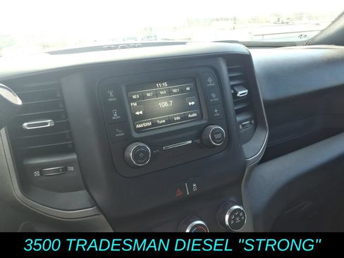Used 2024 RAM 3500 Tradesman w/ Chrome Appearance Group AWD/4WD image 17