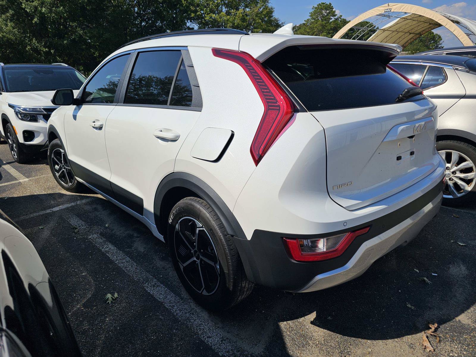Used 2023 Kia Niro EX FWD image 15