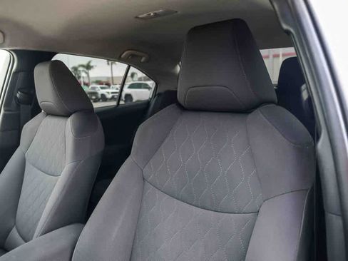 Used 2021 Toyota Corolla LE w/ Carpet Mat Package (TMS) FWD image 17