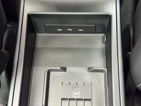 Used 2025 Porsche 911 Carrera image 38