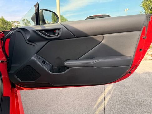 Used 2025 Toyota GR86 w/ ALL Weather Mat Package (TMS) RWD image 24