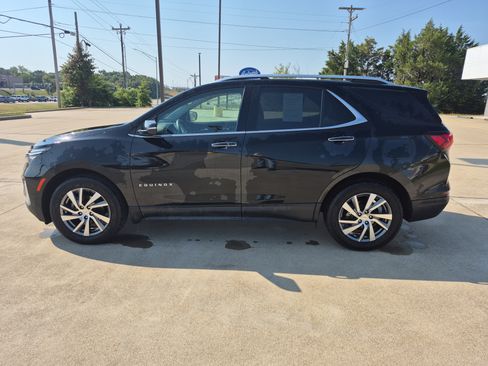 Used 2023 Chevrolet Equinox Premier image 6