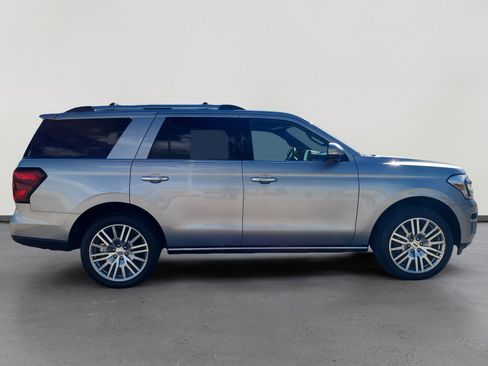 Used 2024 Ford Expedition Limited image 6