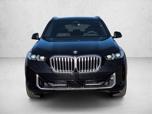New 2026 BMW X5 xDrive50e image 6