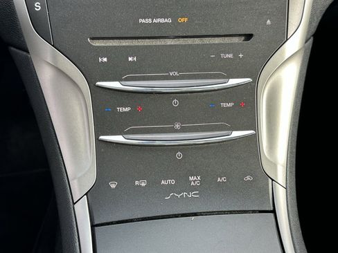 Used 2015 Lincoln MKZ Base w/ Equipment Group 101A Select image 27