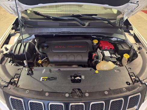 Used 2021 Jeep Compass Latitude w/ Convenience Group AWD/4WD image 33