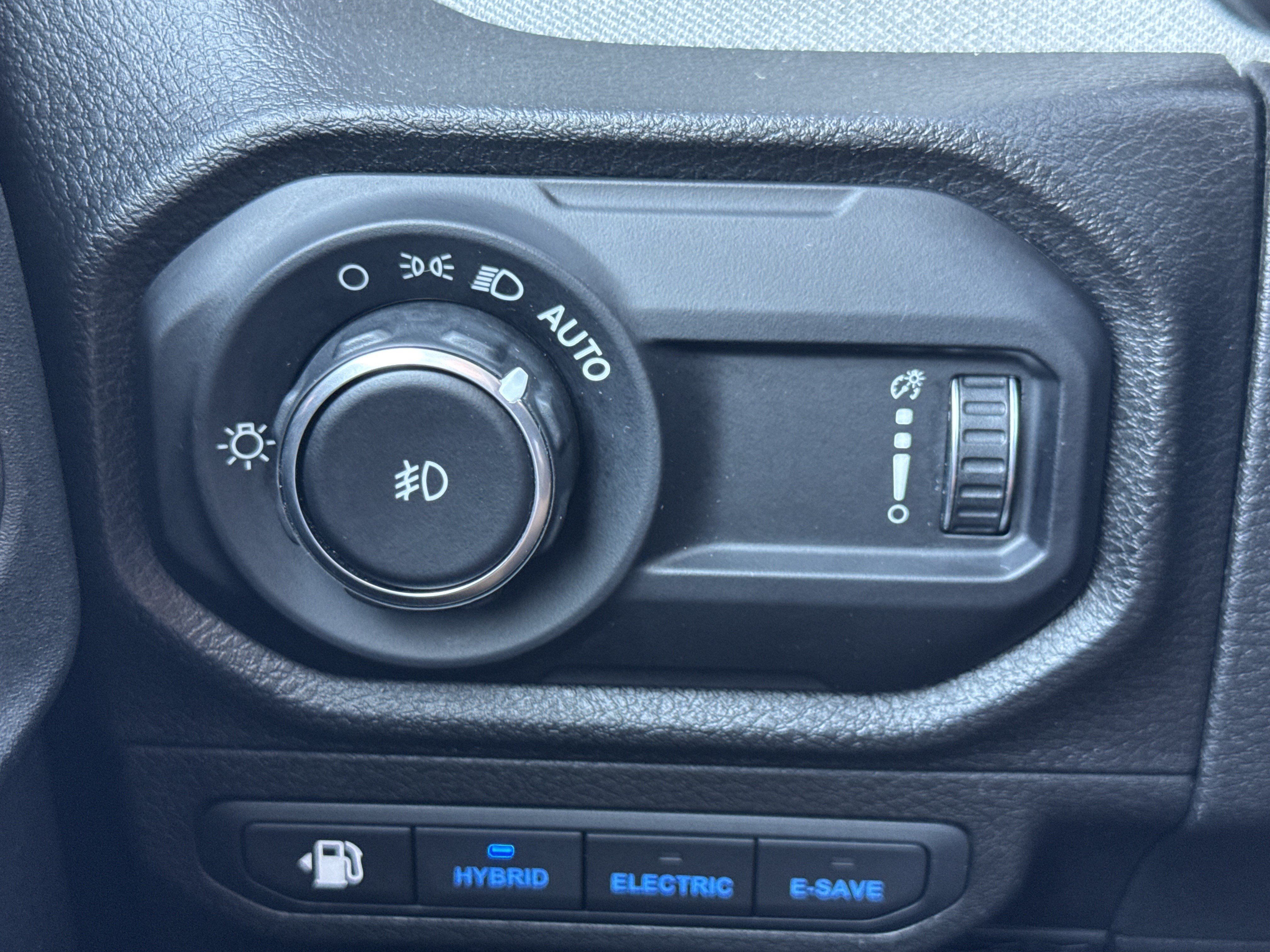Used 2024 Jeep Wrangler Unlimited AWD/4WD image 14