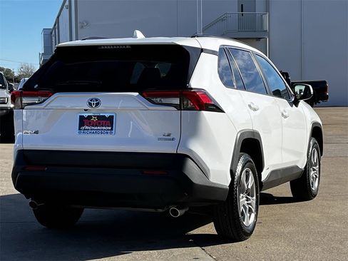 Used 2024 Toyota RAV4 LE image 4