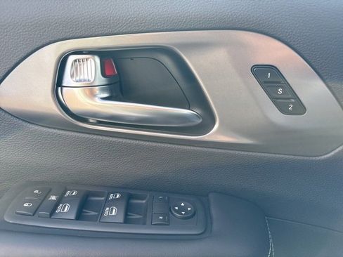New 2026 Chrysler Pacifica Select image 6