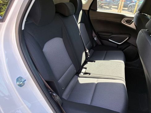 Used 2025 Kia Soul LX w/ LX Technology Package image 36