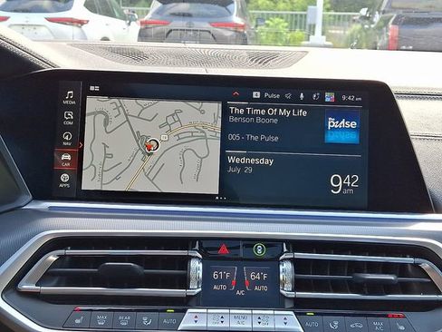 Used 2022 BMW X5 xDrive40i w/ Premium Package AWD/4WD image 17
