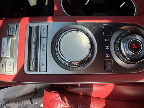 Used 2025 Genesis GV70 3.5T Sport w/ Sport Advanced Package AWD/4WD image 17