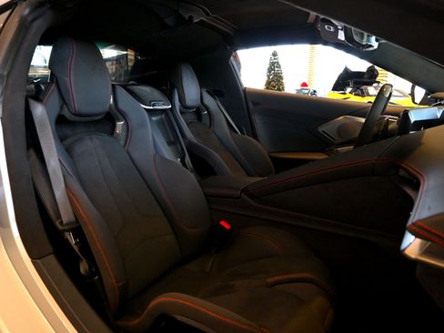 Used 2024 Chevrolet Corvette Z06 w/ Z07 Performance Package image 13