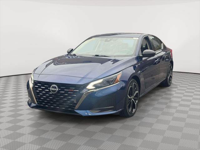 Used 2024 Nissan Altima 2.5 SR FWD image 3