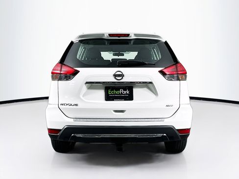 Used 2017 Nissan Rogue S image 7