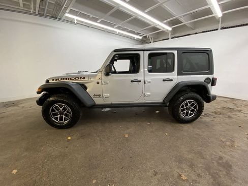 Used 2024 Jeep Wrangler Rubicon image 3