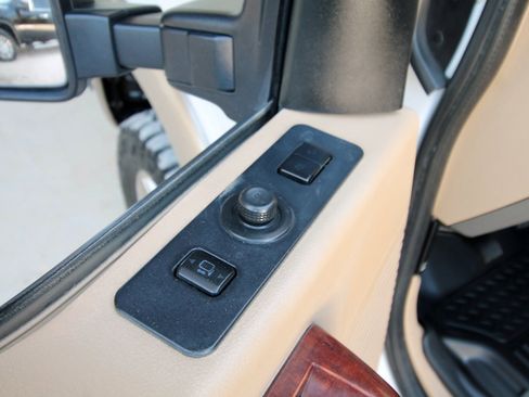 Used 2011 Ford F250 King Ranch w/ King Ranch w/Chrome Pkg image 21