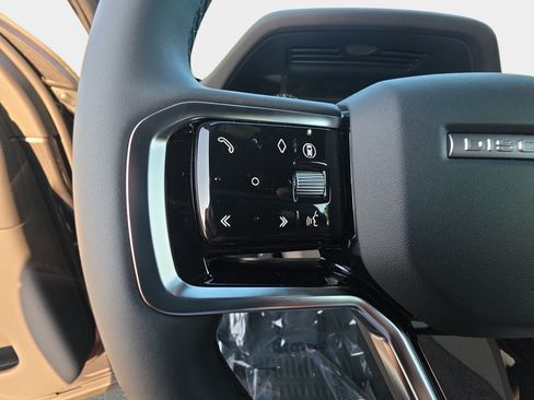 New 2026 Land Rover Discovery Sport Landmark AWD/4WD image 17