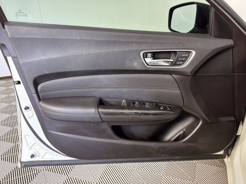 Used 2018 Acura TLX FWD image 14