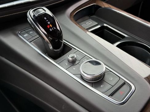 Used 2024 Cadillac Escalade Sport Platinum w/ LPO, ONYX Package AWD/4WD image 19