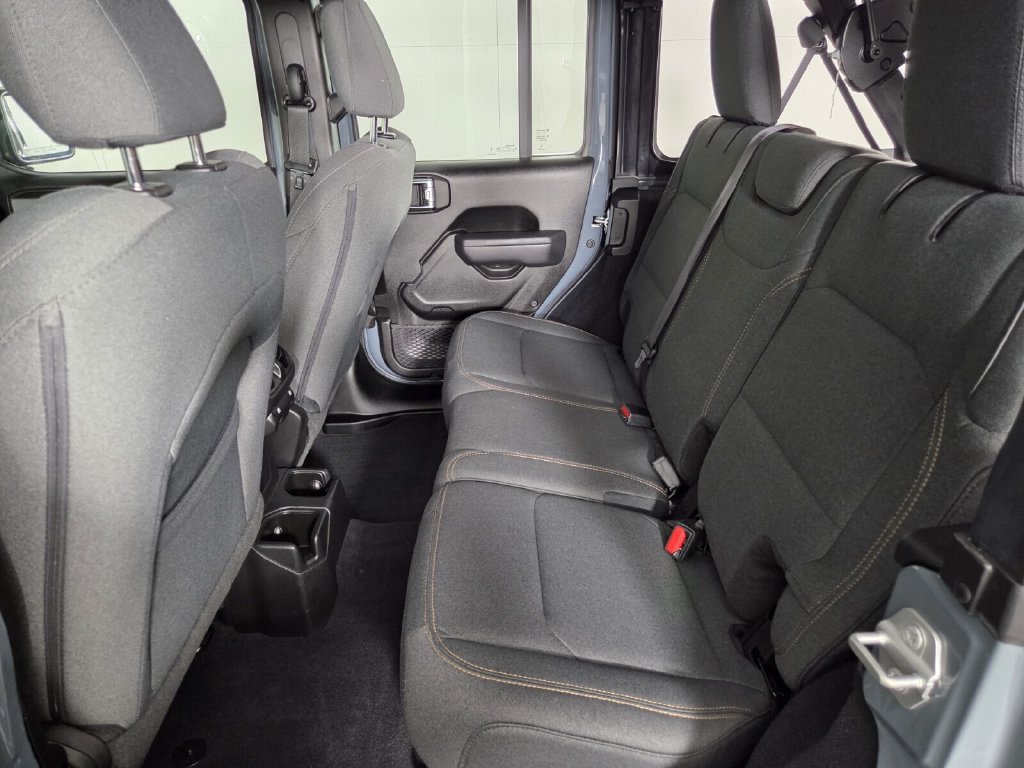 Used 2025 Jeep Wrangler Unlimited Sport AWD/4WD image 22