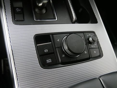 Certified 2025 MAZDA CX-70 3.3 Turbo w/ Preferred Package image 31