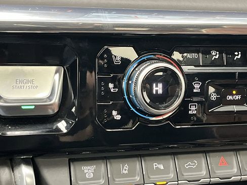 Used 2024 GMC Sierra 2500 Denali Ultimate image 26